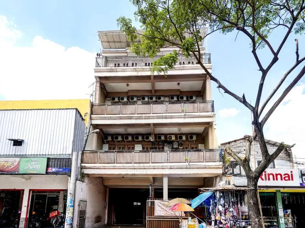 Сурабая: OYO Flagship 90890 Bratang Gede Residence