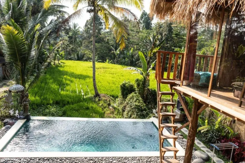 Себату: Bali Bamboo Jungle Huts And Hostel.
