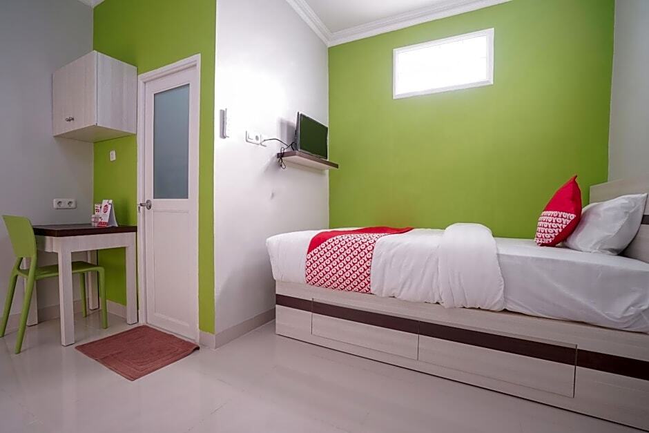 Палембанг: Vaccinated Staff - OYO 948 Vivi Residence Syariah II