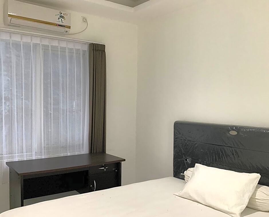 Сурабая: OYO Life 3082 Kost Putri Wonorejo