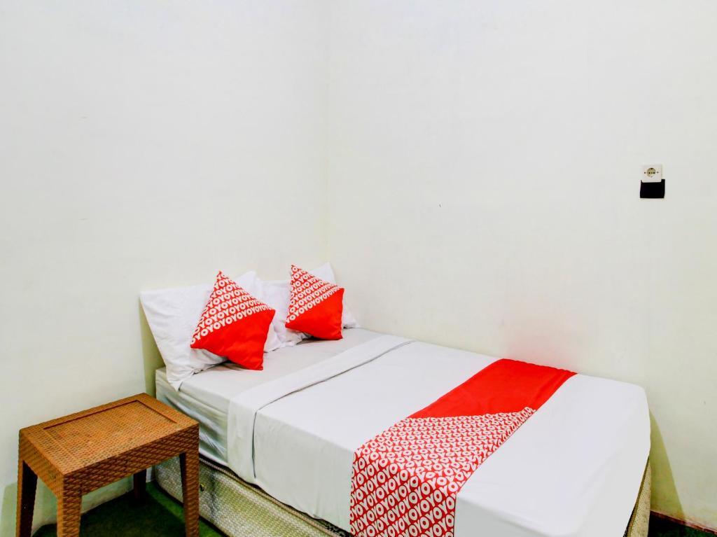 Кедири: OYO 90725 Zeevanna Guest House Syariah