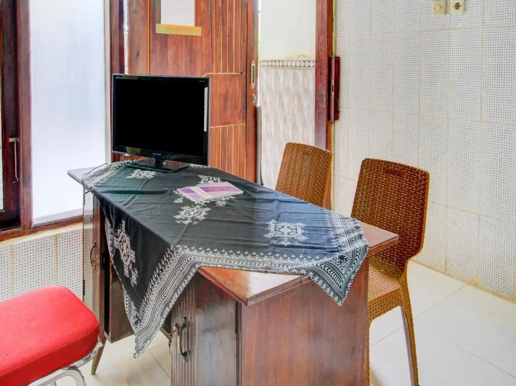 Кедири: OYO 90725 Zeevanna Guest House Syariah
