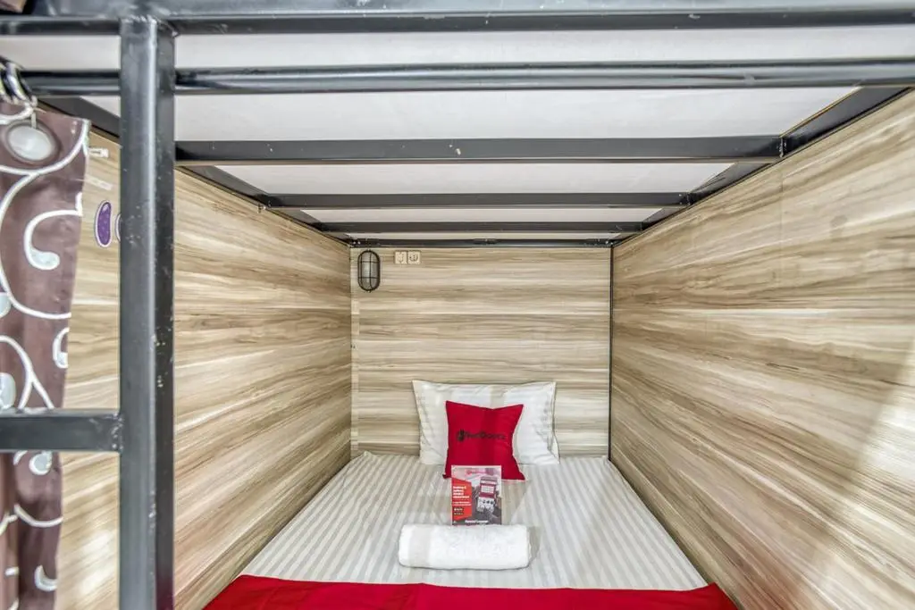 Джакарта: RedDoorz Hostel @ Feliz Noche Cengkareng