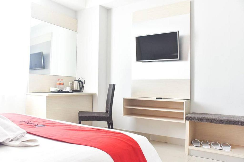 Макассар: RedDoorz Plus Near Trans Studio Mall