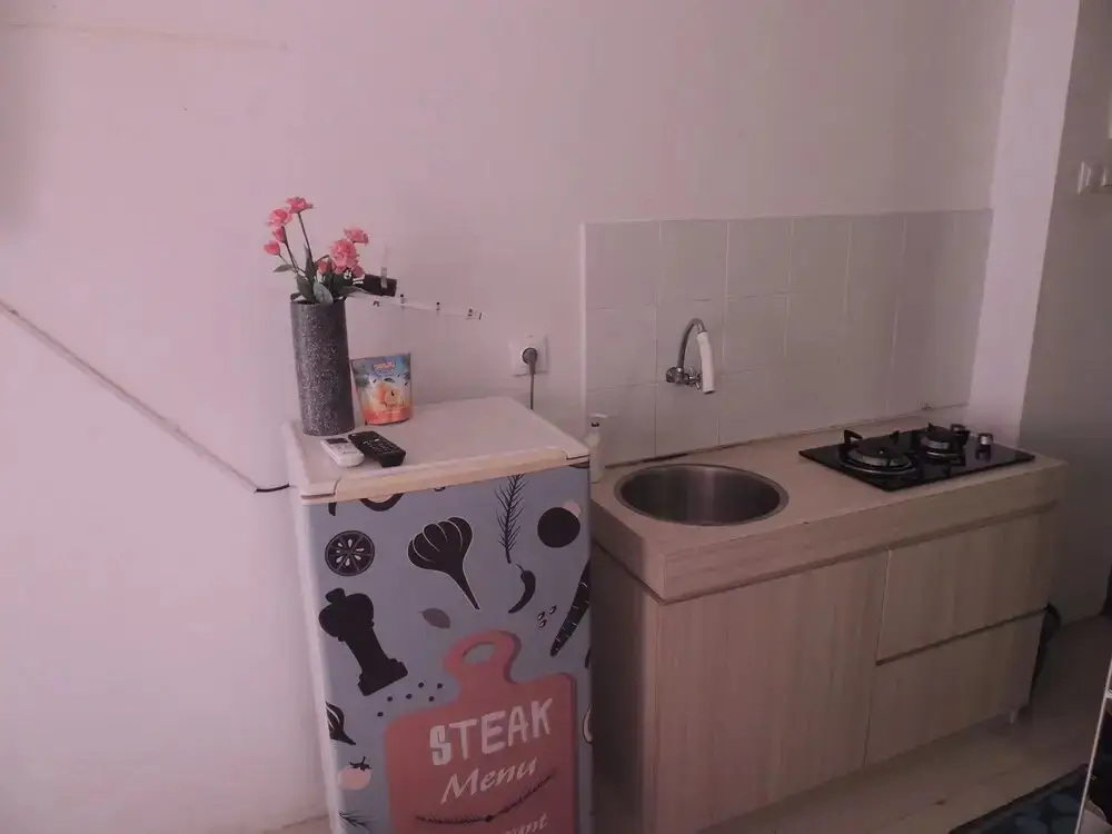 Депок: Studio Room At V Apartment