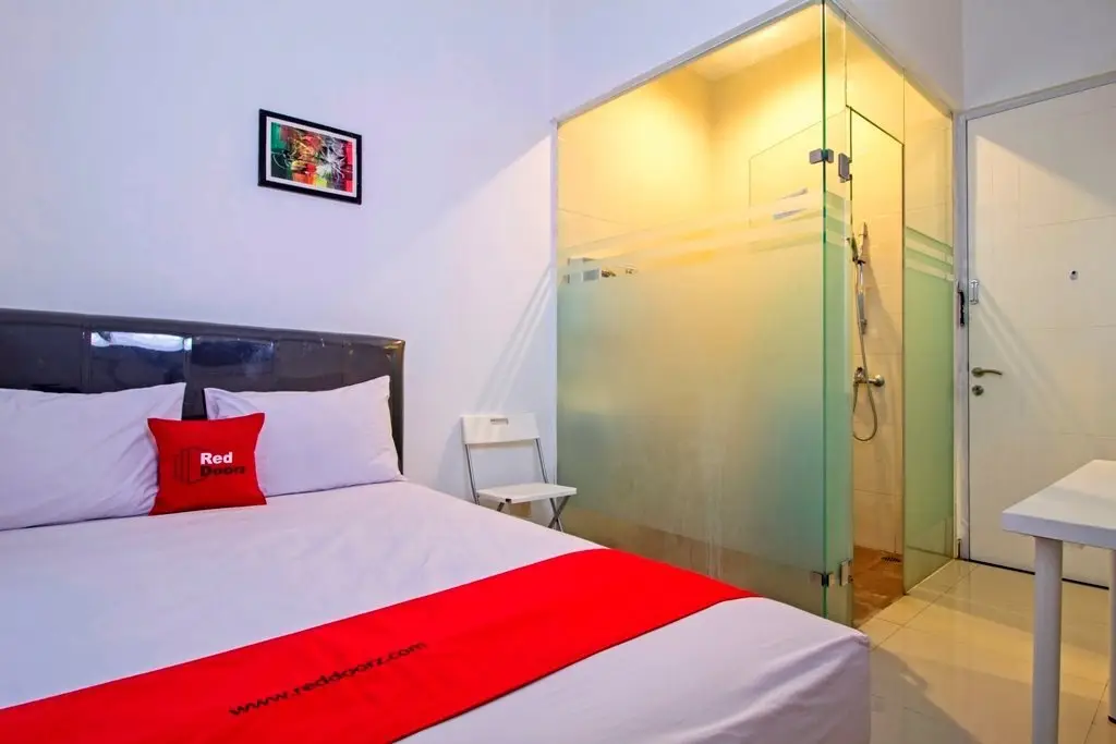 Джакарта: RedDoorz @ Taman Lebak Bulus