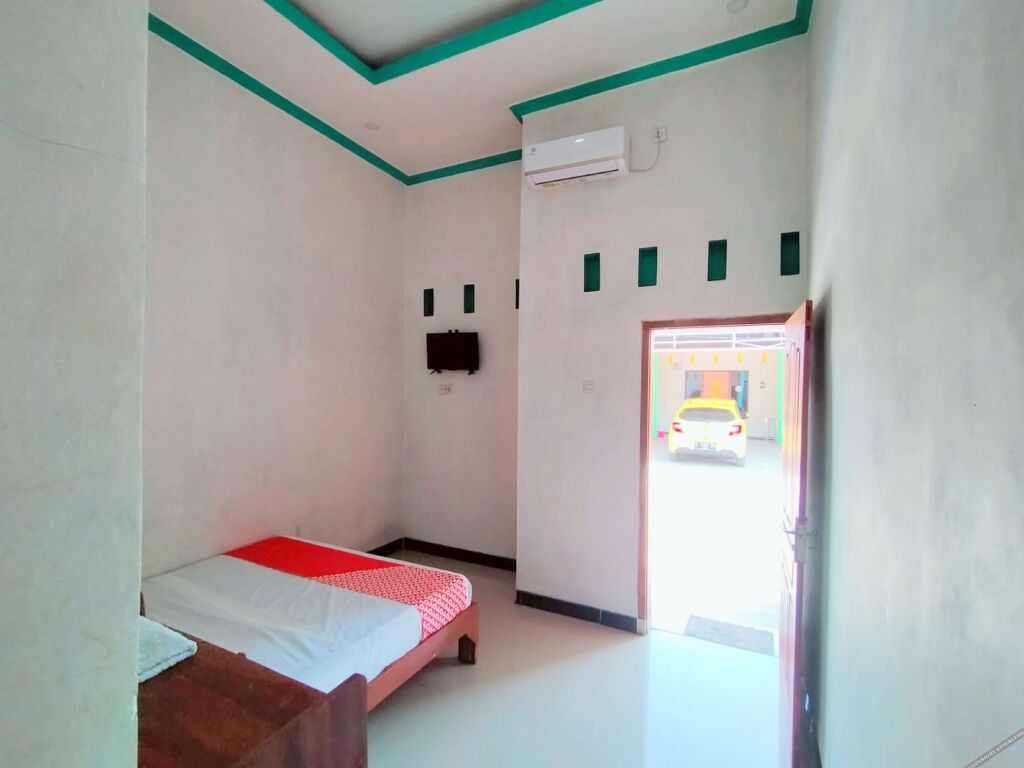 Тегал: OYO 2873 Griya Annisa