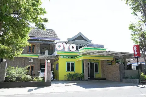 OYO 941 Hotel Manggala Syariah — фото 1