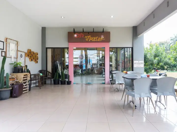 Маланг: OYO 3803 Hotel Wonojati Syariah Malang