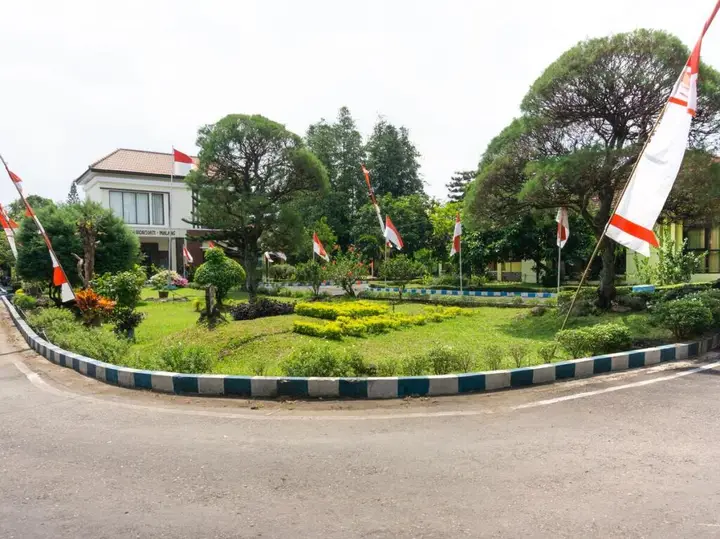 Маланг: OYO 3803 Hotel Wonojati Syariah Malang