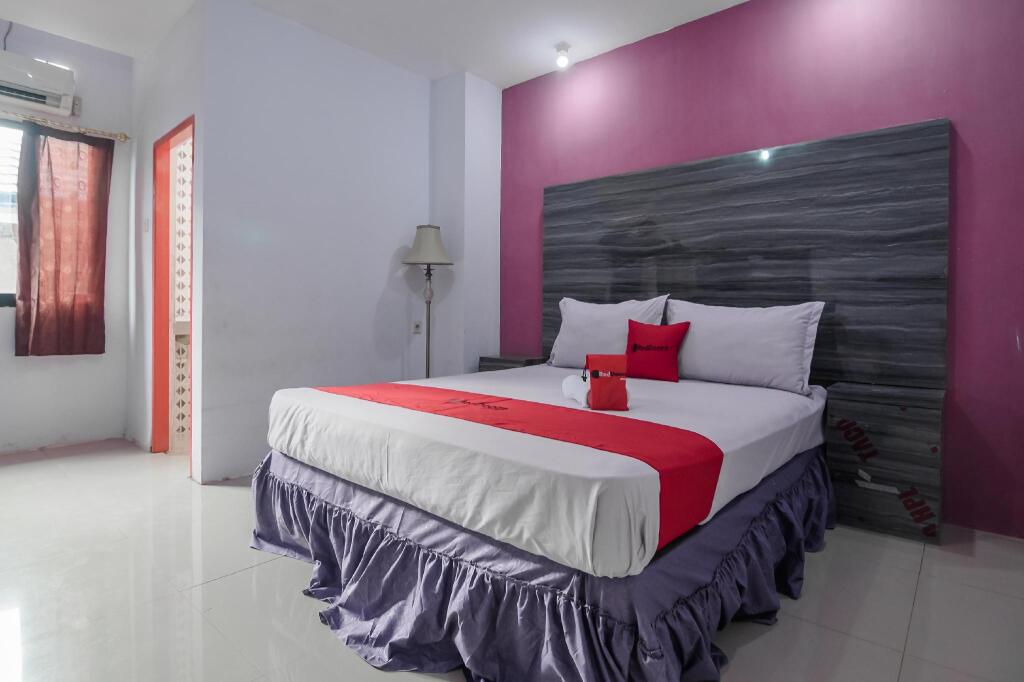 Мартапура: RedDoorz near Taman Murjani