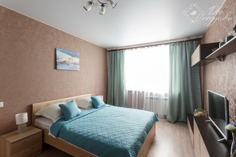 Вологда: Две подушки на ул. Петина д. 25, кв. 79
