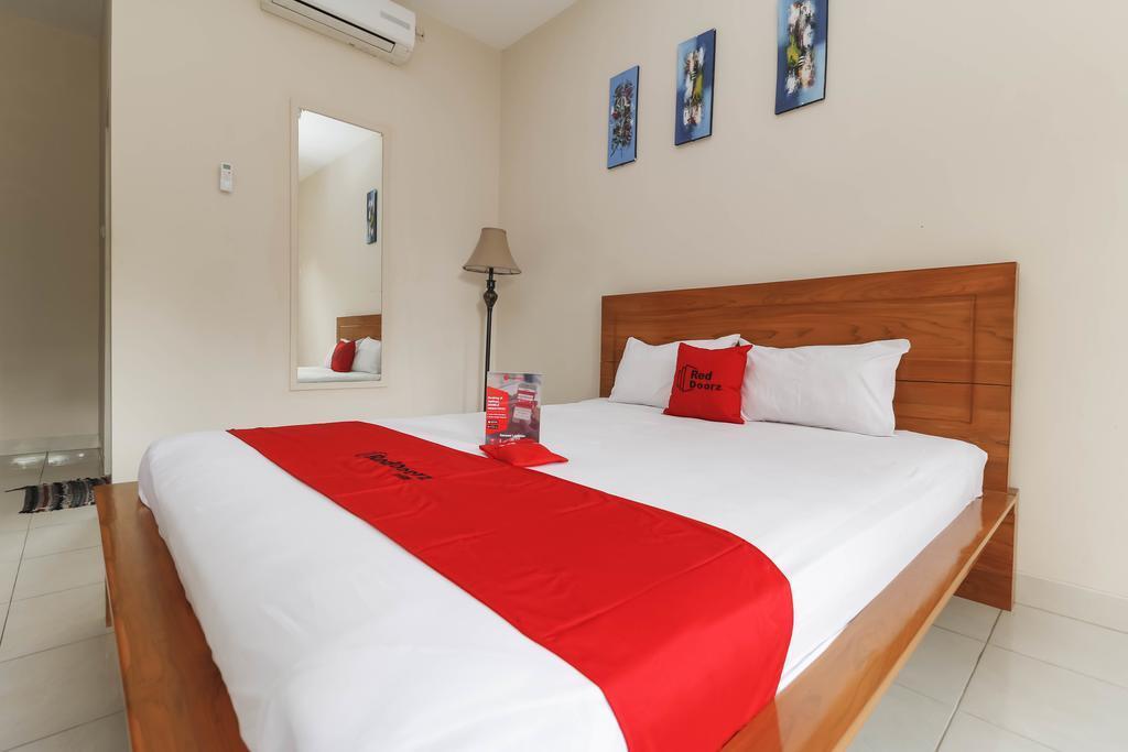 Джакарта: RedDoorz Plus near Cibubur Junction