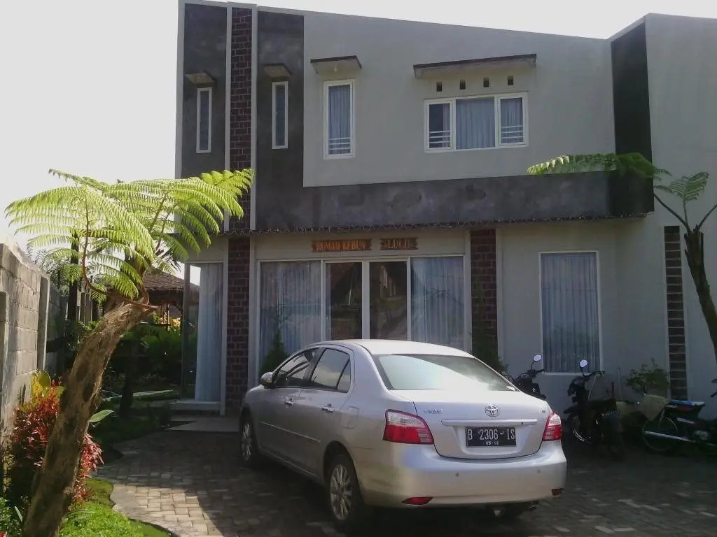 Бату: Rumah Kebun Lulu Villa