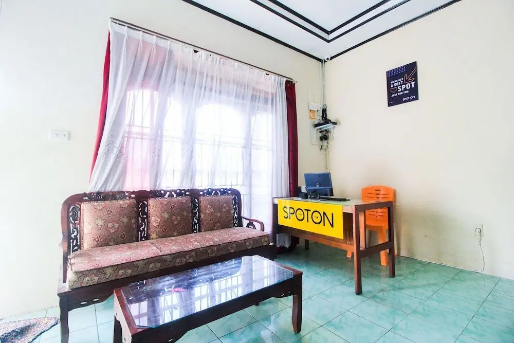 Spot On 2370 Berkah Homestay Syariah — фото 1