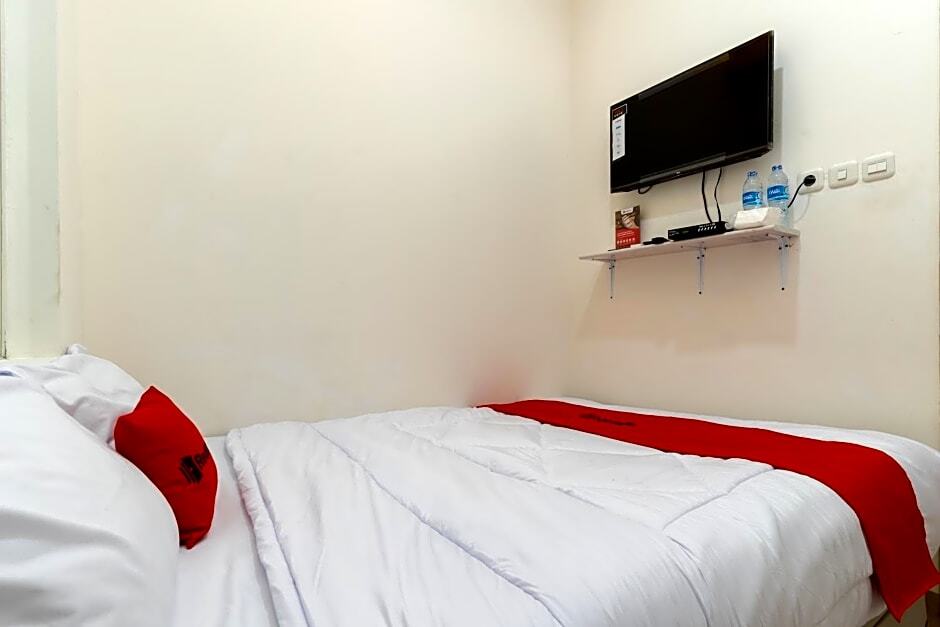 Джакарта: RedDoorz Plus Near RS Royal Taruma Grogol