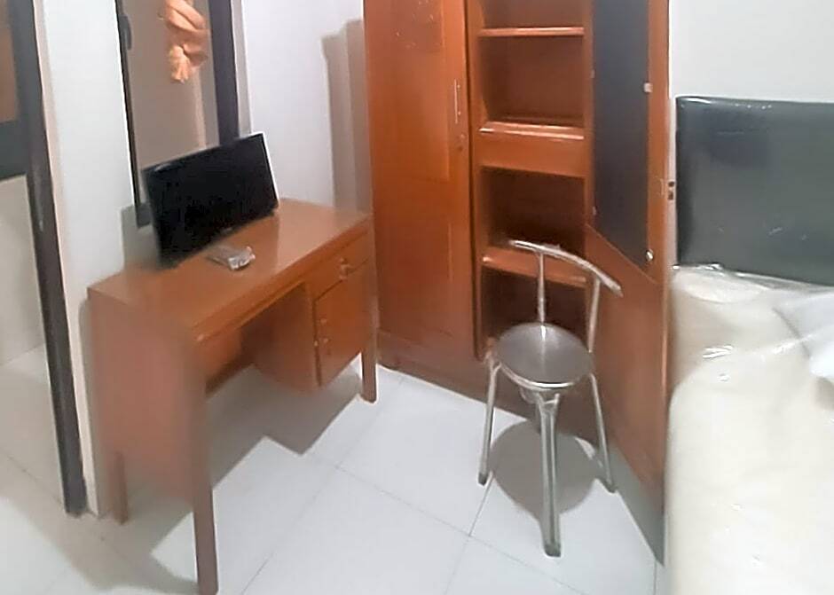 Караванг: KoolKost Syariah At Colombus Galuh Mas - Minimum Stay 30 nights