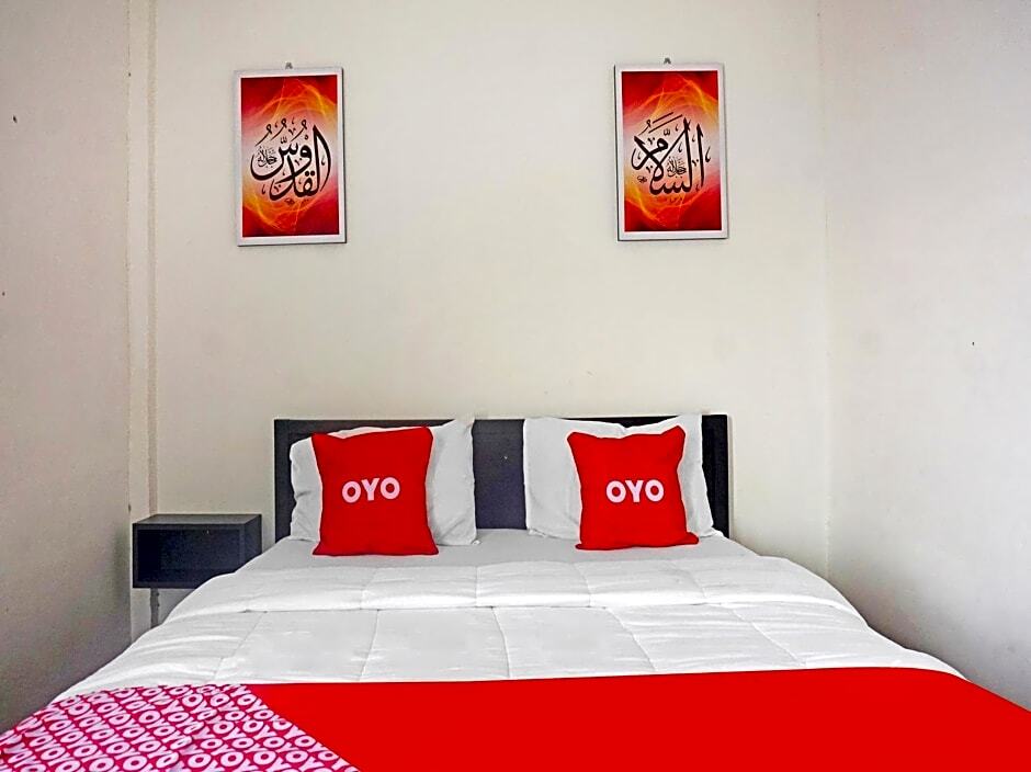 Джакарта: OYO 91412 Ameera Inn Syariah