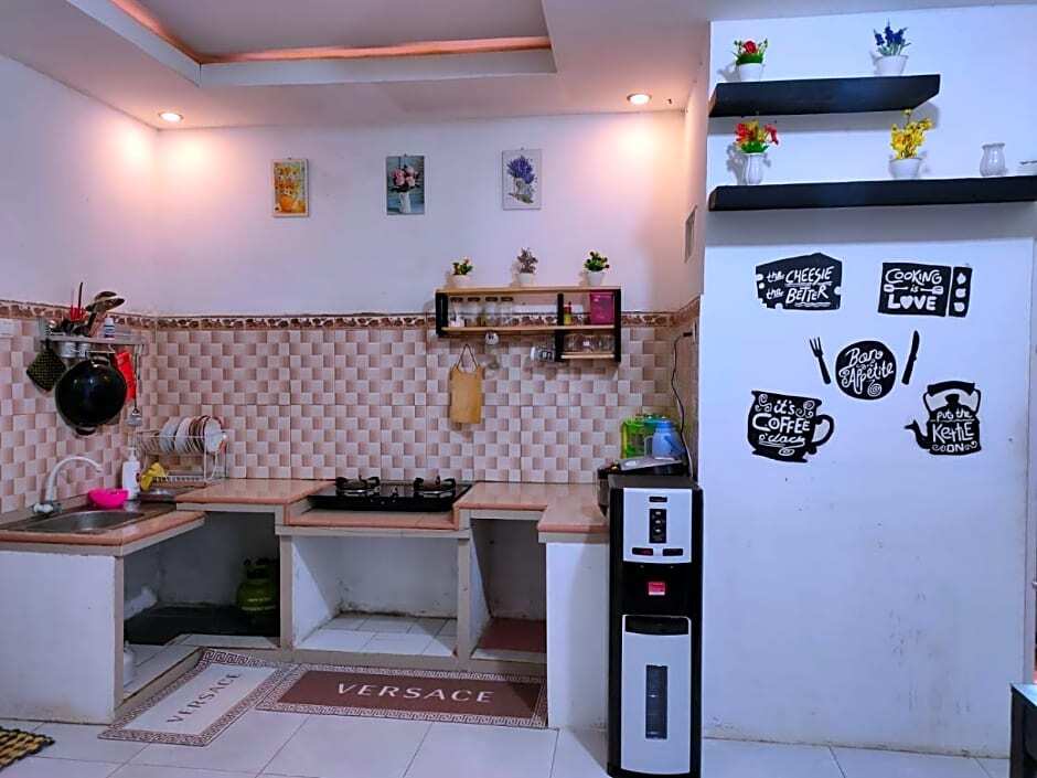Диэнь Кулон: Akar Cemara Dieng Homestay Syariah by Luxury Degree