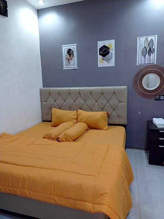 Диэнь Кулон: Akar Cemara Dieng Homestay Syariah by Luxury Degree