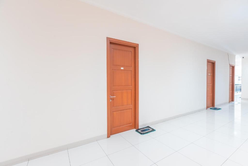 Джакарта: RedDoorz near Universitas Esa Unggul Bekasi Harapan Indah