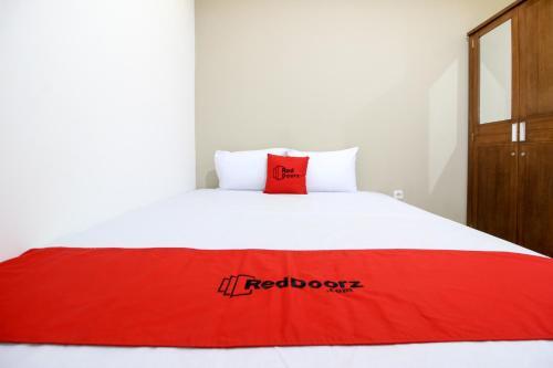 Ngaglik: RedDoorz near UII Jakal 3
