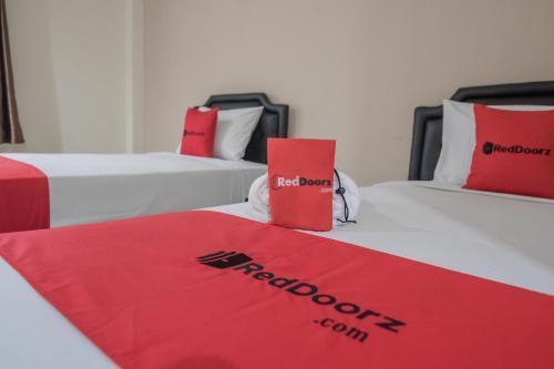 Мартапура: Reddoorz Plus Near Syamsudin Noor Airport
