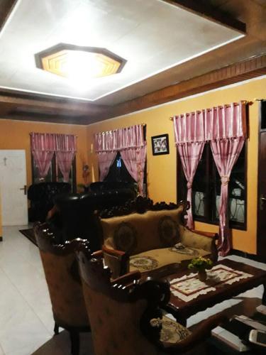 Битунг: Mei Homestay