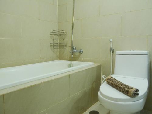 Джакарта: Mall Access Exclusive 2 BR @ Gandaria Heights Apartment By Travelio