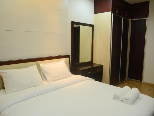 Джакарта: Mall Access Exclusive 2 BR @ Gandaria Heights Apartment By Travelio