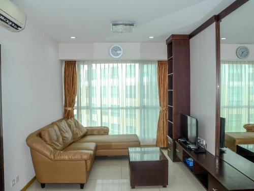 Джакарта: Mall Access Exclusive 2 BR @ Gandaria Heights Apartment By Travelio
