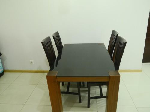 Джакарта: Mall Access Exclusive 2 BR @ Gandaria Heights Apartment By Travelio