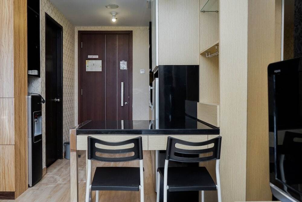 Legok: Cozy 1BR Scientia Residence Apartment near Summarecon Mall Gading Serpong By Travelio