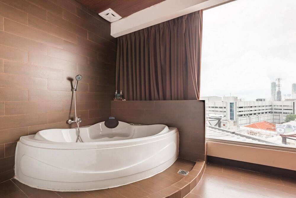 Джакарта: Reddoorz Apartment @ Pasar Baru Mansion