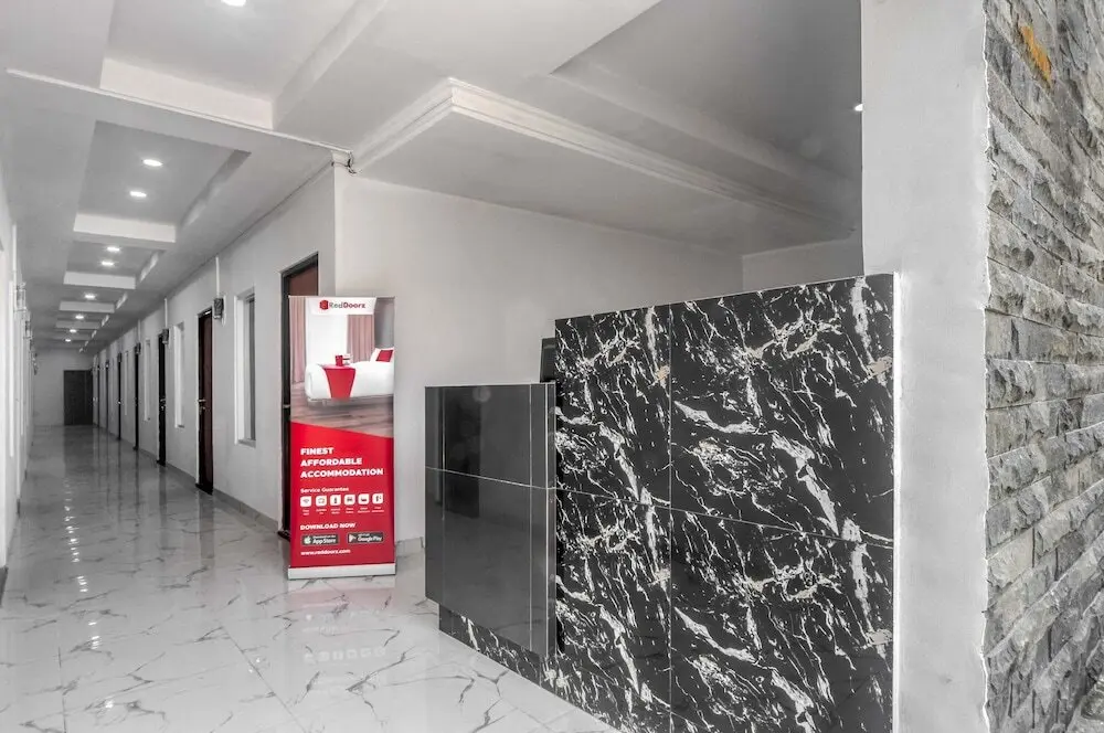 Южный Тангеранг: RedDoorz Plus Syariah near Pondok Cabe Airport