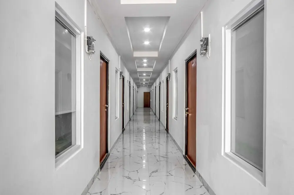 Южный Тангеранг: RedDoorz Plus Syariah near Pondok Cabe Airport