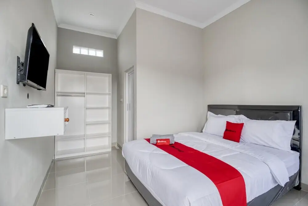 Батуретно: RedDoorz Syariah near Universitas PGRI Yogyakarta