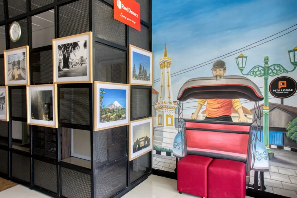 Джокьякарта: Reddoorz Hostel Near Tugu Train Station