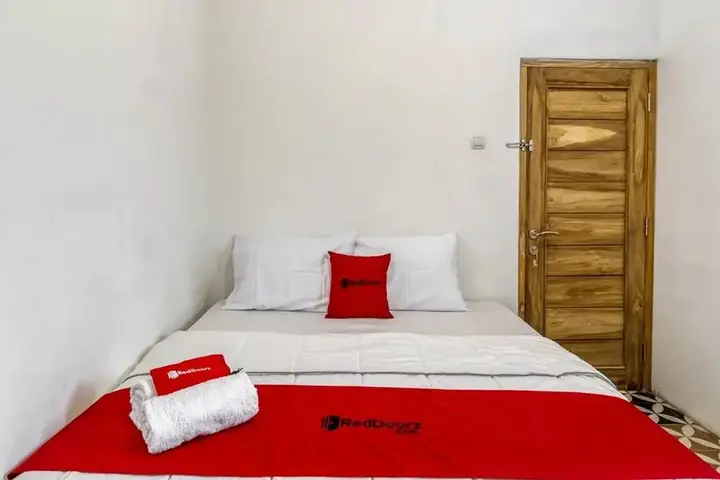 Слеман: RedDoorz Hostel near Kalasan Temple
