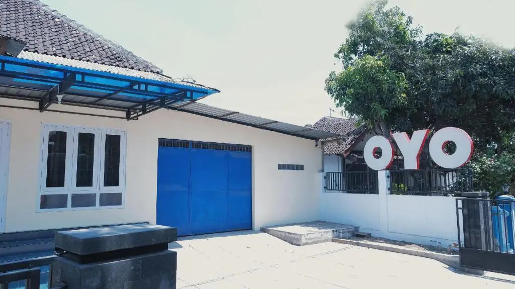 OYO 1190 Griya Soeratin Residence Syariah — фото 1