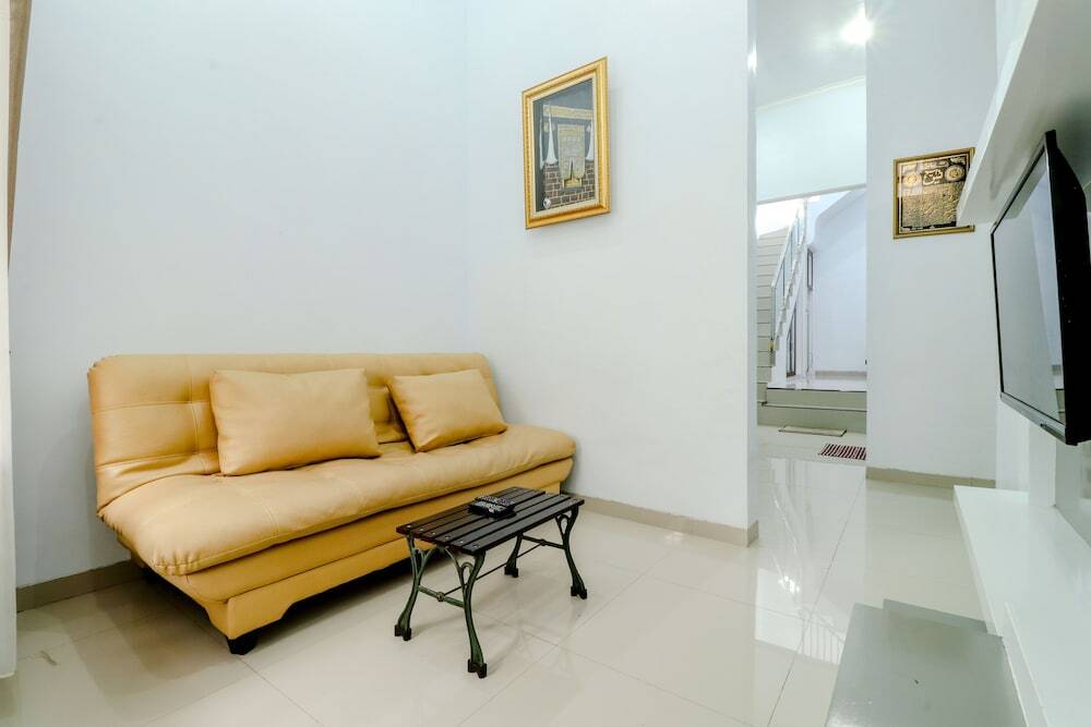 Бату: Villa Utari 1