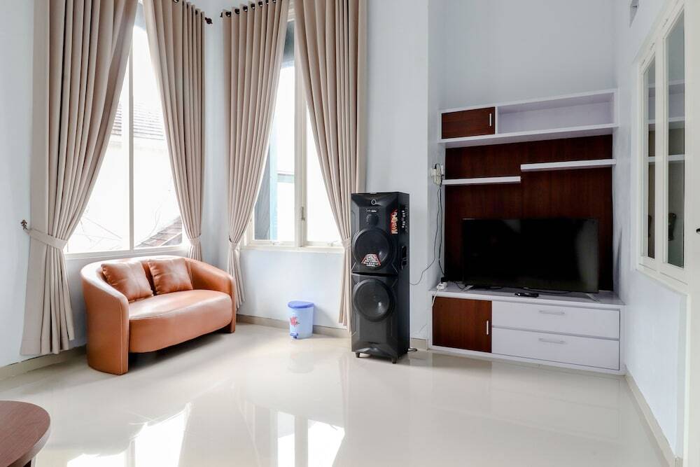 Бату: Villa Utari 1