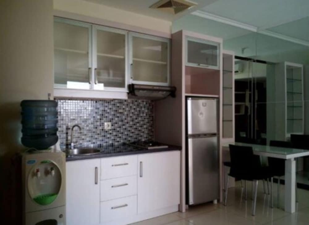 Сурабая: Fifi Sewa Apartemen Surabaya
