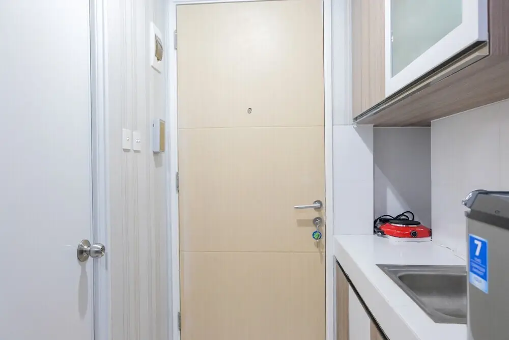 Тангеранг: Best Price and Modern Studio Apartment at Ayodhya Residence