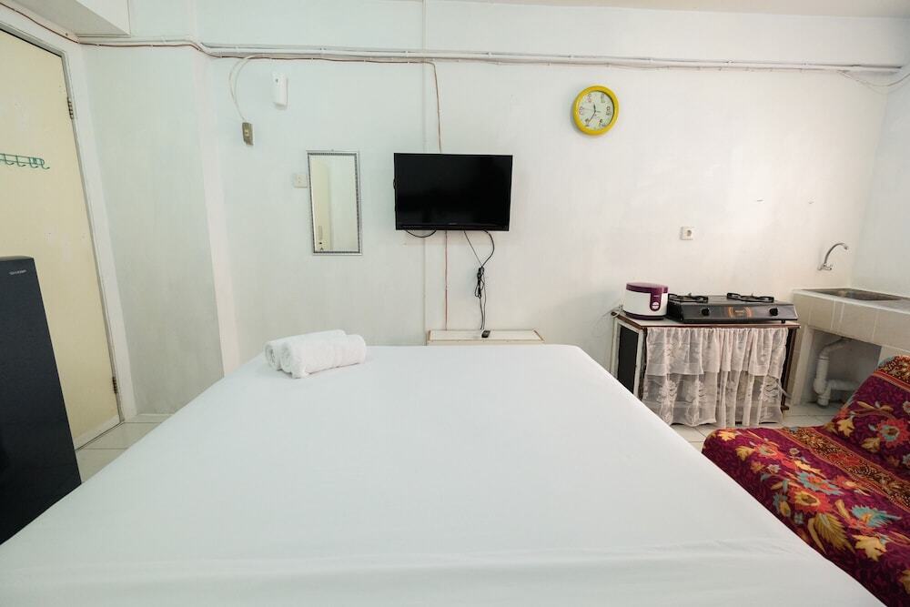 Джакарта: Contemporary Studio Apartment at Gading Nias Residence