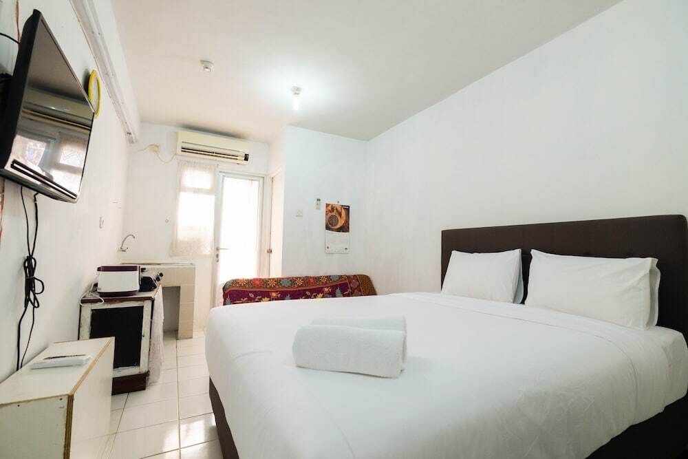 Джакарта: Contemporary Studio Apartment at Gading Nias Residence