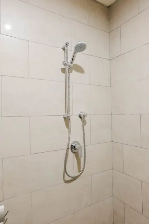 Южный Тангеранг: Tranquil And Cozy 1Br At Roseville Apartment