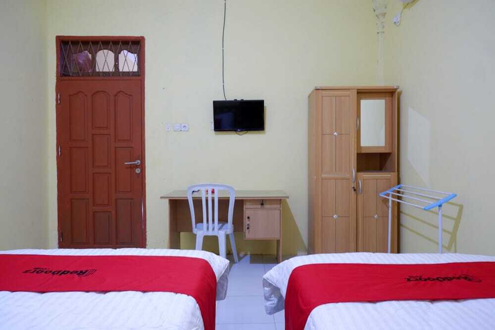 Палу: RedDoorz near Universitas Alkhairaat Palu