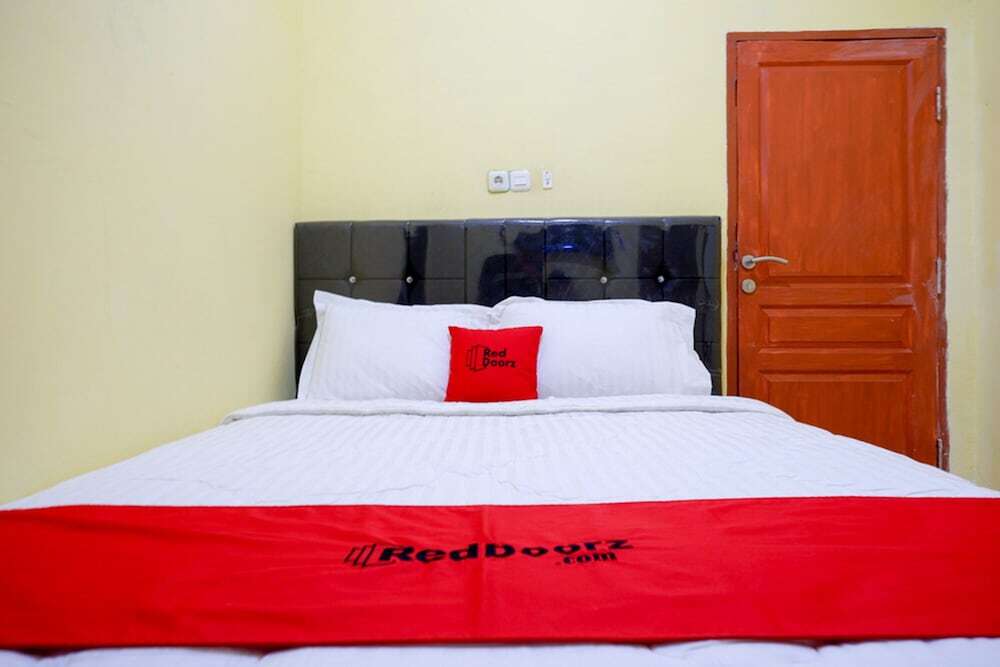 Палу: RedDoorz near Universitas Alkhairaat Palu