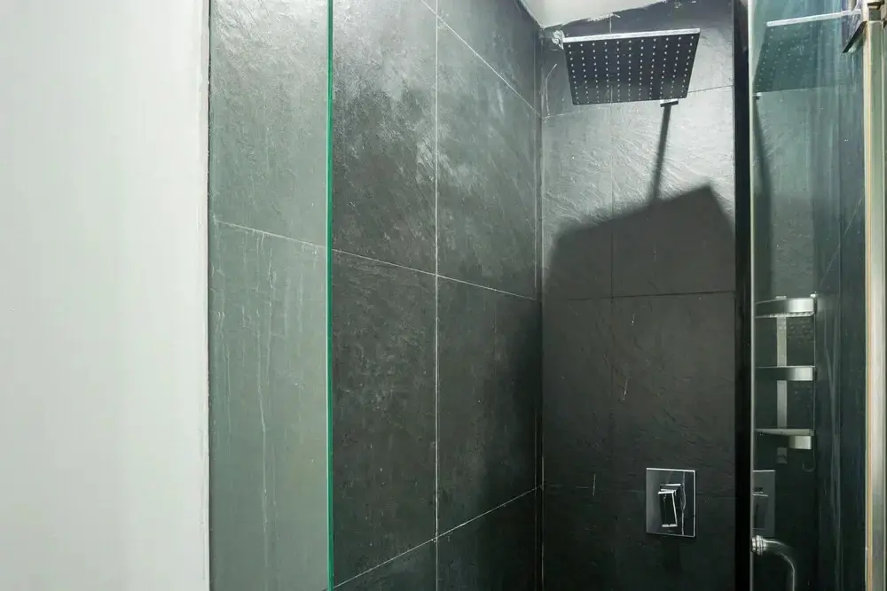 Джакарта: Luxurious Modern 2BR Apartment at One Park Residences By Travelio
